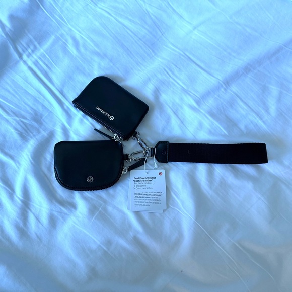 NWT Lululemon Dual Pouch Wristlet *Cactus "Leather" Black/Silver - Picture 7 of 10